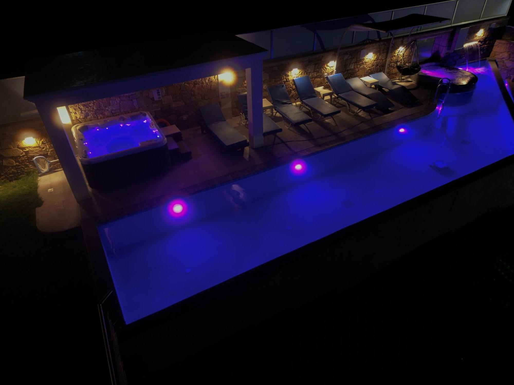 Heated Private Ozone Salt Pool, Jacuzzi, Cinema Inside & Outside, Ping Pong, Billiard, Ps5, Playground, Giant Chess, Giant Monopoly, Table Football, 3X Surround Sound - Villa Rokka Luxe Kíssamos Exterior foto