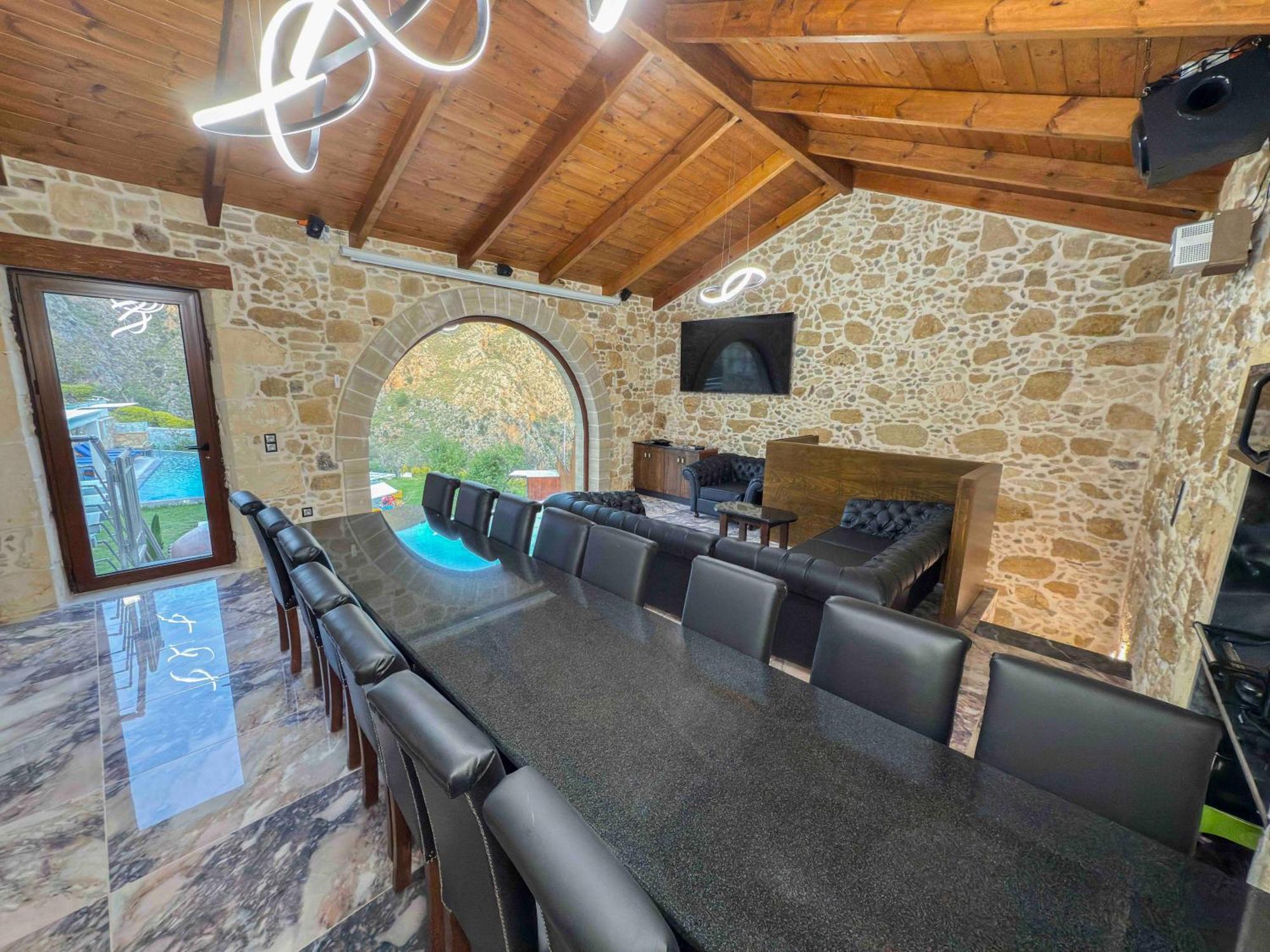 Heated Private Ozone Salt Pool, Jacuzzi, Cinema Inside & Outside, Ping Pong, Billiard, Ps5, Playground, Giant Chess, Giant Monopoly, Table Football, 3X Surround Sound - Villa Rokka Luxe Kíssamos Exterior foto